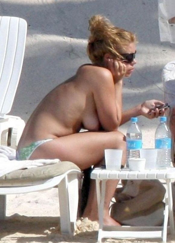 Billie Piper nude. Photo - 21