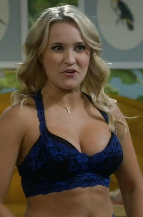 Emily Osment nude. Photo - 15
