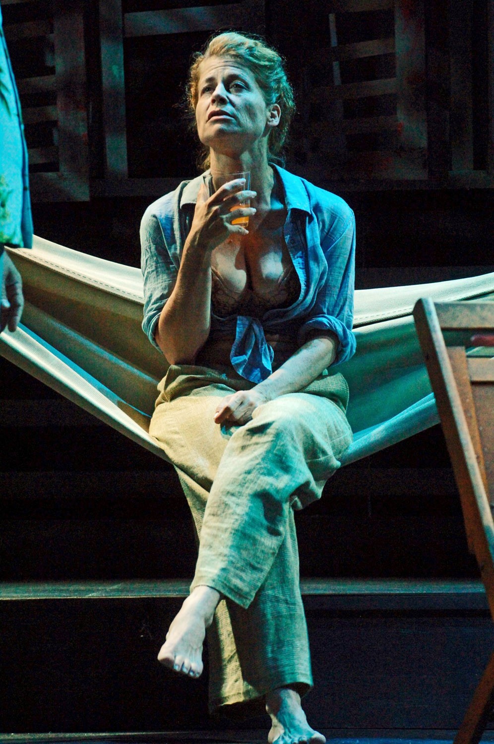Linda Hamilton nude. Photo - 18